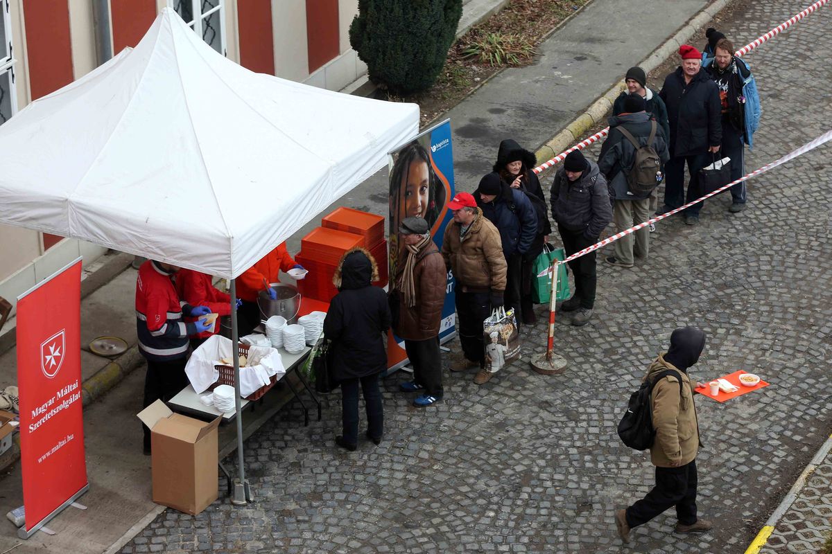 Két nap alatt hatszáz adag meleg ételt osztottak ki a segélyszervezetek