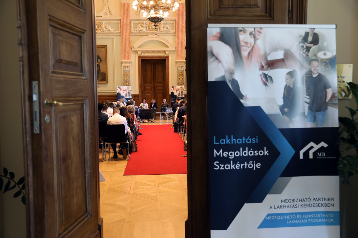 A megfizethető lakhatás nem kiadás, hanem befektetés – beszámoló a III. Lakhatási-szakmai Fórumról