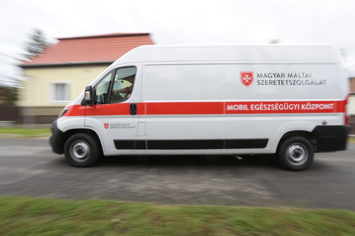 Kovács Bence | A Mozgó Egészségügyi Központ megérkezik Mátraverebélyre