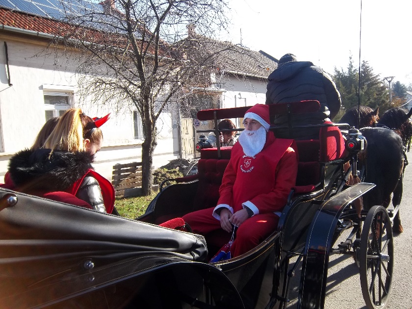 Máltai Mikulás járt Bácsalmáson