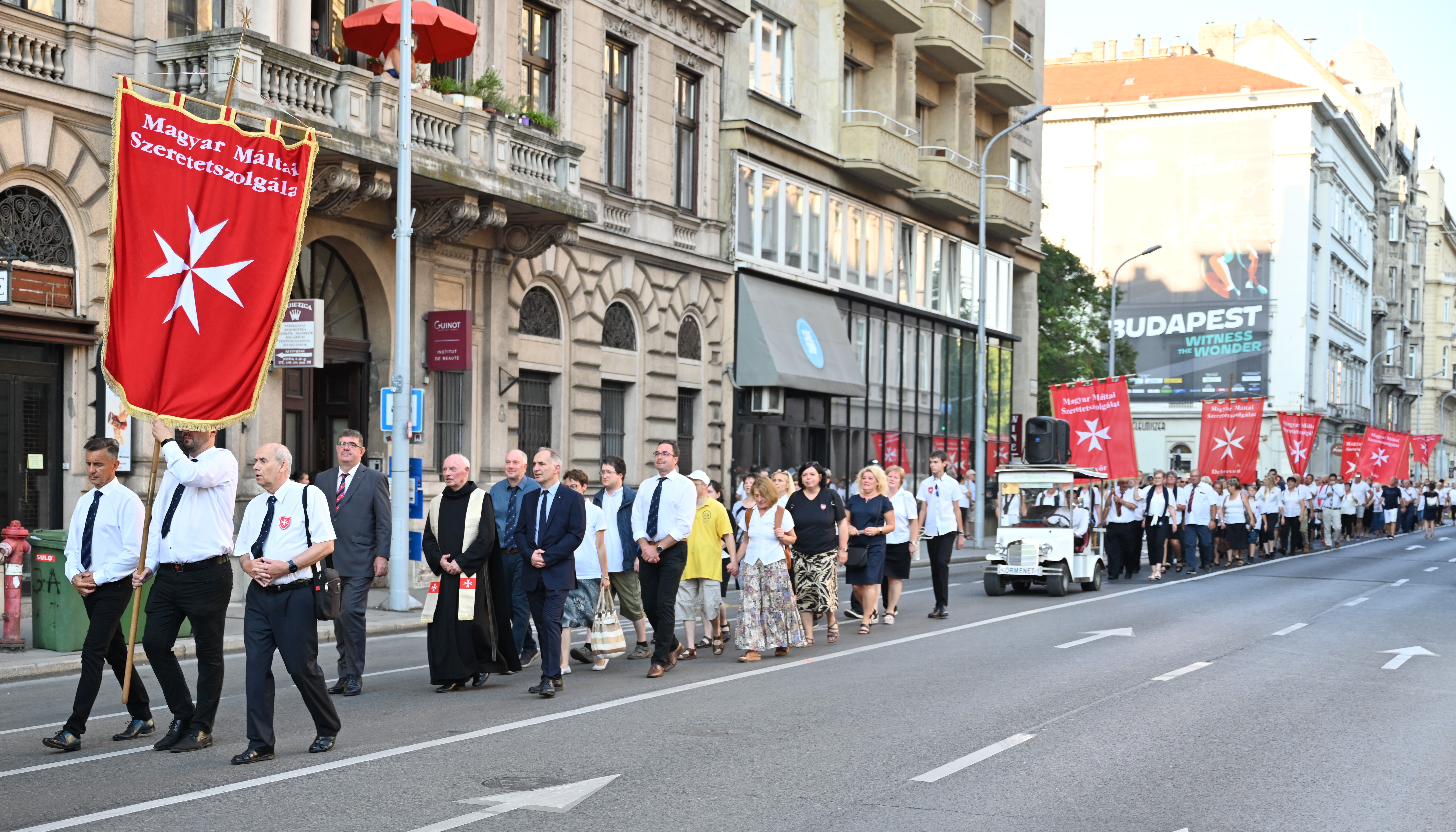 A Máltai közösség a Szent István napi körmeneten – GALÉRIA