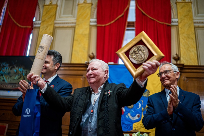 A Város Megbecsülésének Jelét vehette át Mérai József Hódmezővásárhelyen