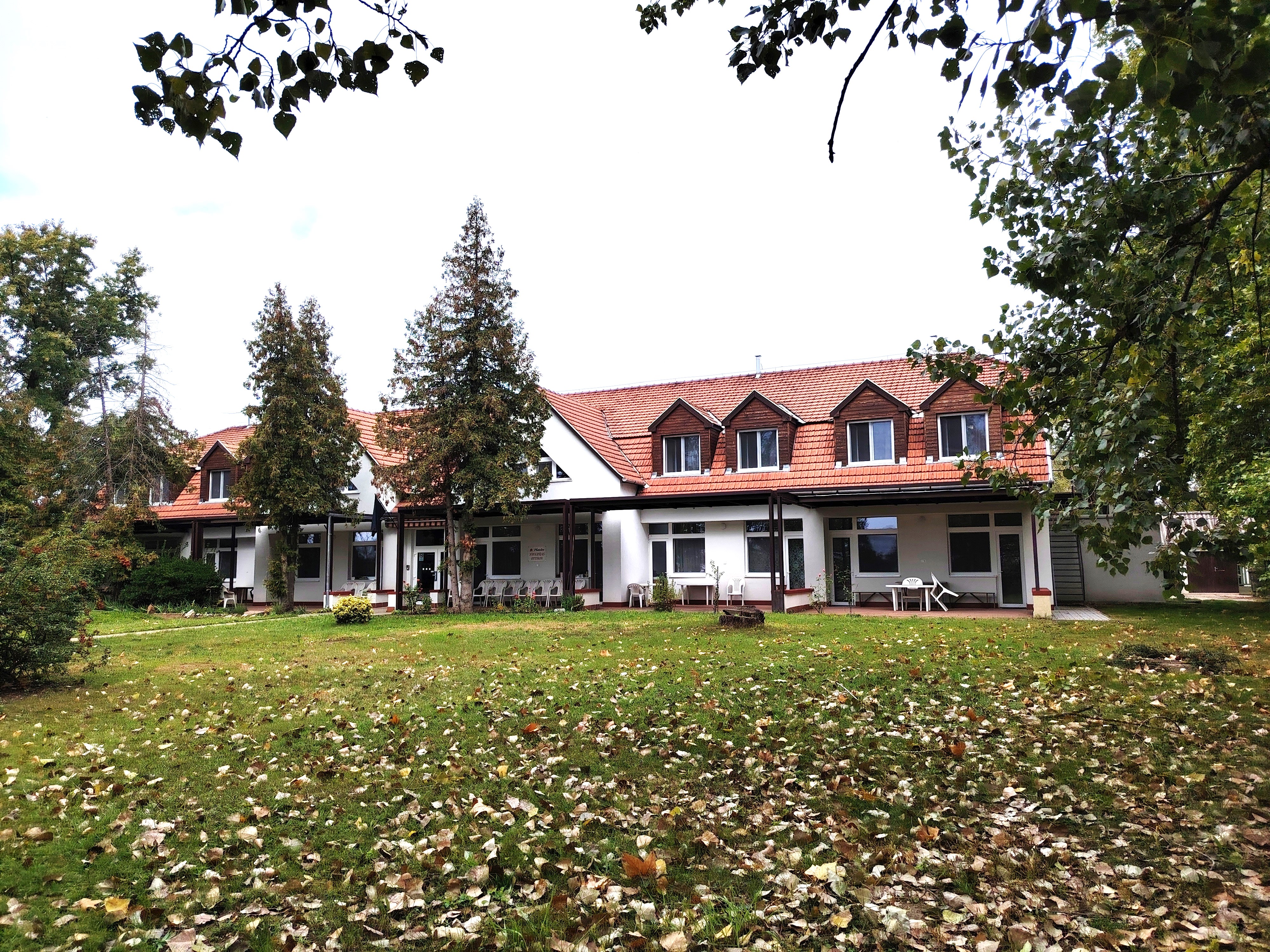 Gondviselés Háza Platán Idősek Otthona - Tiszafüred