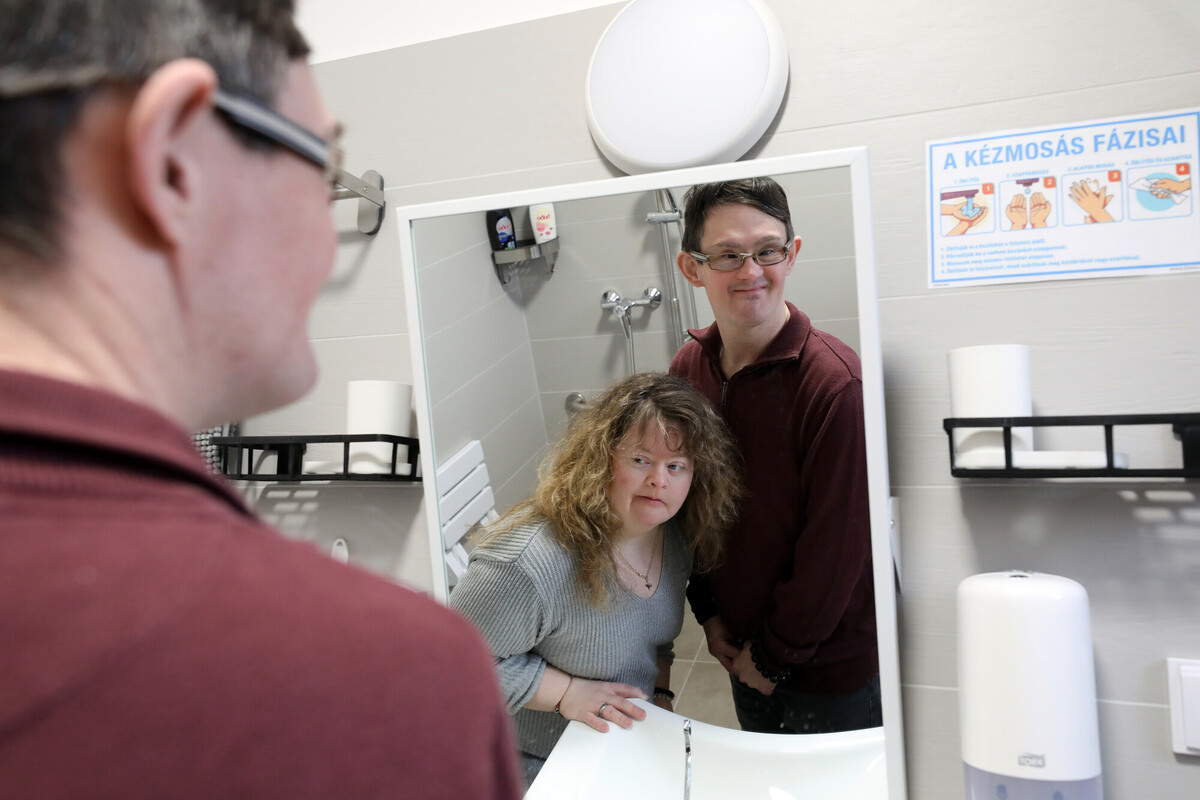 Egymásnak teremtve - Down-szindrómával élő jegyespár költözött a pátyi támogatott lakhatást nyújtó otthonba 