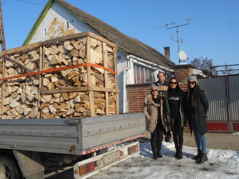 Hat család kapott a tűzifa adományból