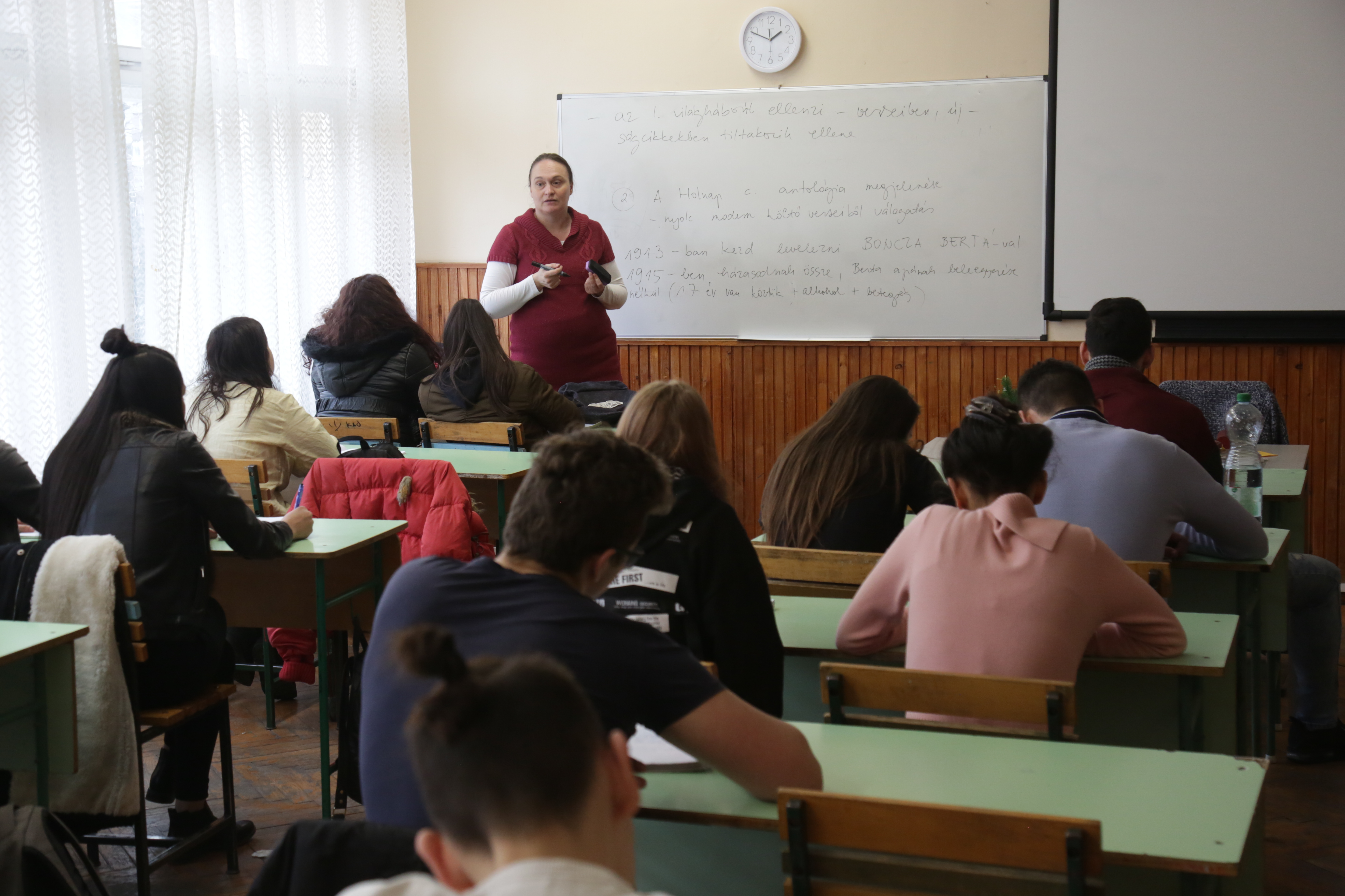 Tanóra a gyöngyösi MMSZ Károly Róbert Technikum, Szakképző Iskola és Gimnáziumban