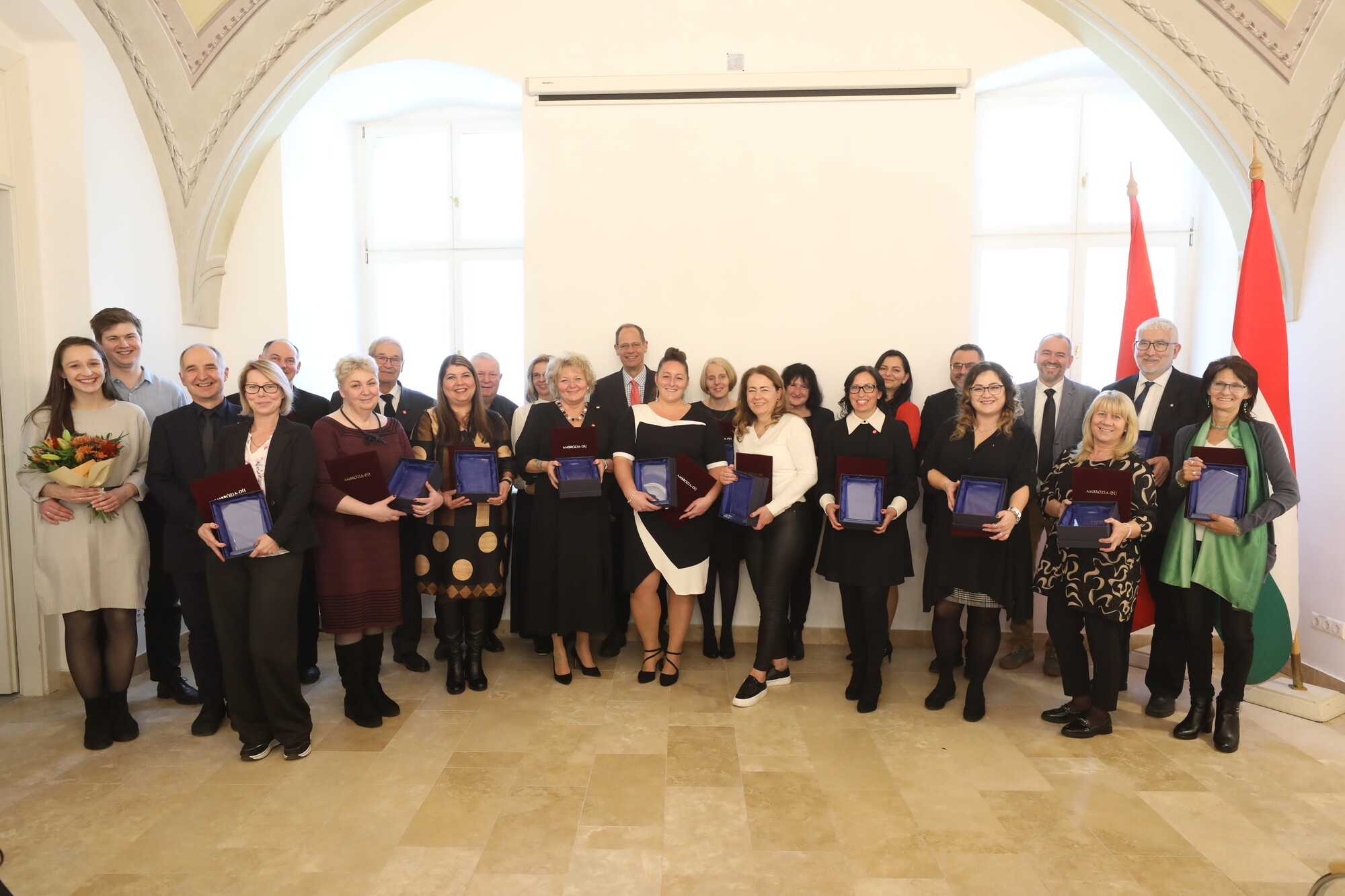 Mindig készen állni felvenni az elesett ember helyzetét – Átadták a Máltai Szeretetszolgálat Ambrózia-díját